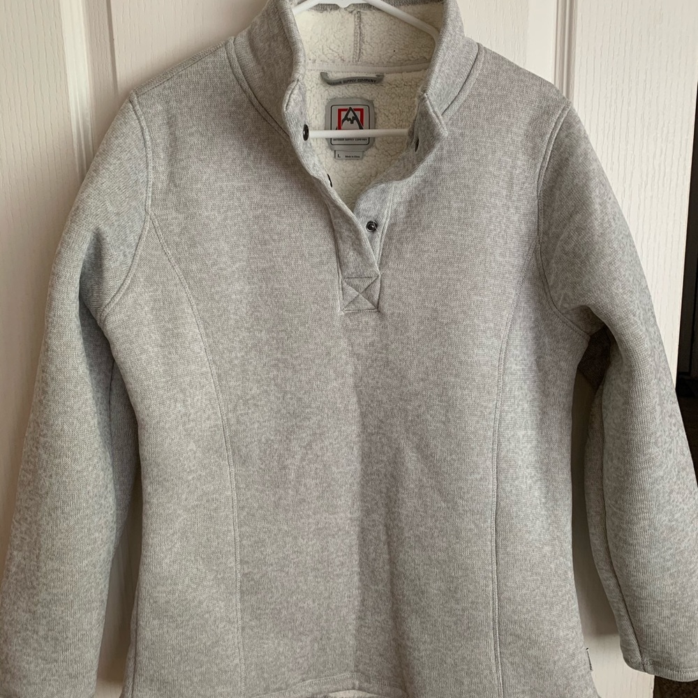 NWOT Avalanche fleece lined top